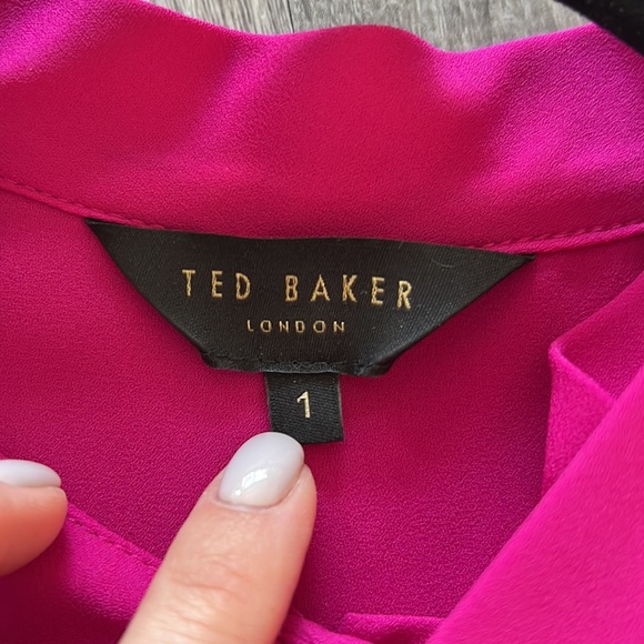 Color 2022 ! So hot pink blouse - Picture 7 of 8